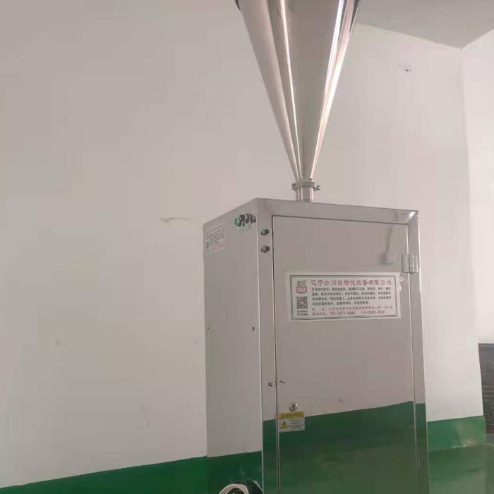 辣白菜灌裝機3.jpg